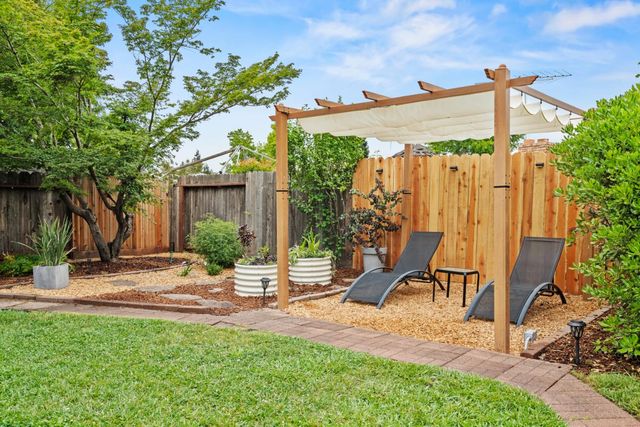 3405 Meadow Way, Rocklin, CA 95677