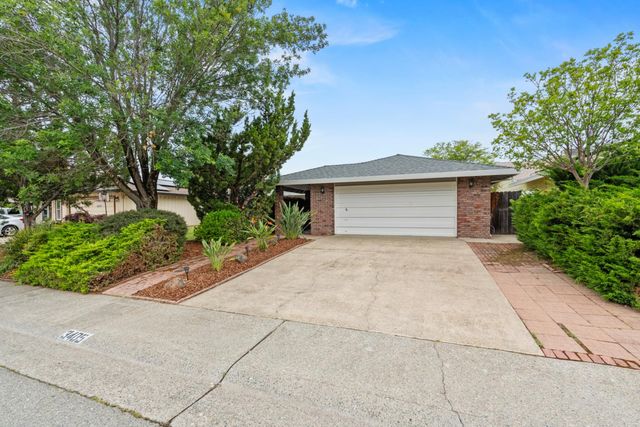 3405 Meadow Way, Rocklin, CA 95677