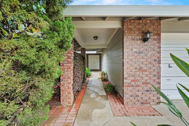 3405 Meadow Way, Rocklin, CA 95677