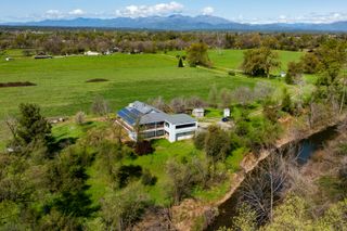 19943 Berghus Way, Redding, CA 96002
