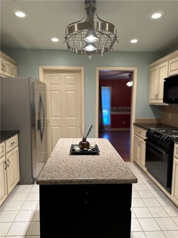 604 S Seattle Avenue, Russellville, AR 72801