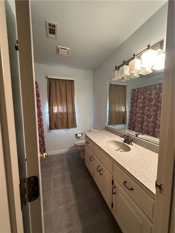 604 S Seattle Avenue, Russellville, AR 72801