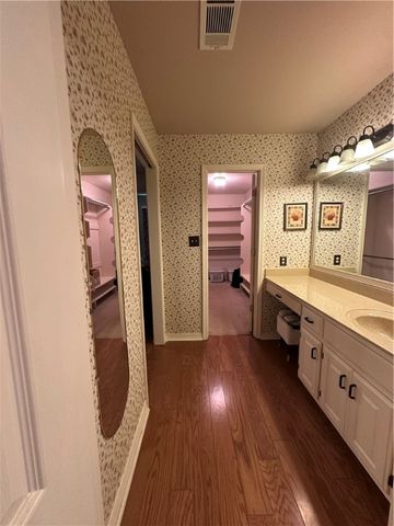 604 S Seattle Avenue, Russellville, AR 72801