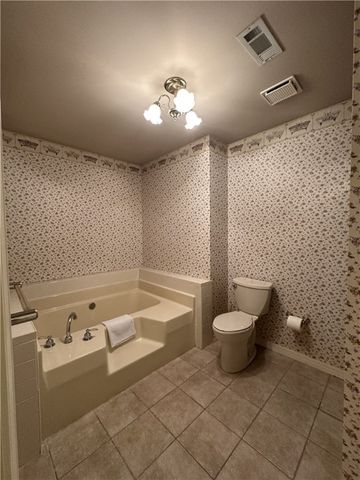 604 S Seattle Avenue, Russellville, AR 72801