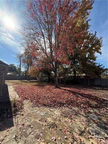 604 S Seattle Avenue, Russellville, AR 72801