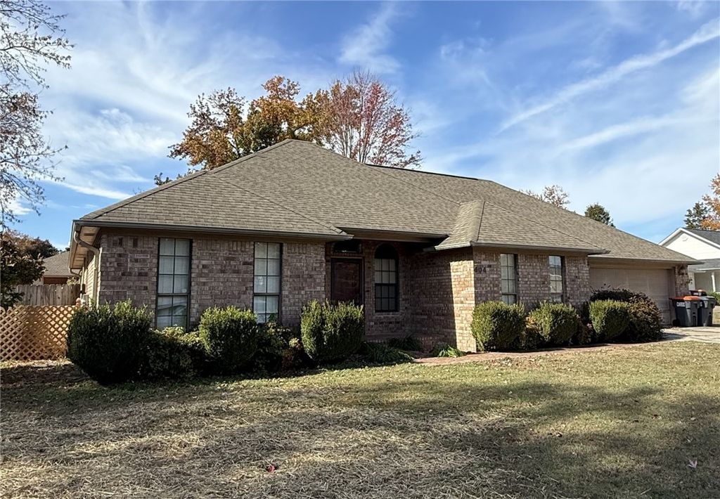 604 S Seattle Avenue, Russellville, AR 72801