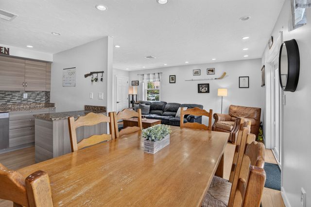 264 Stonebridge Drive, Nashua, NH 03063