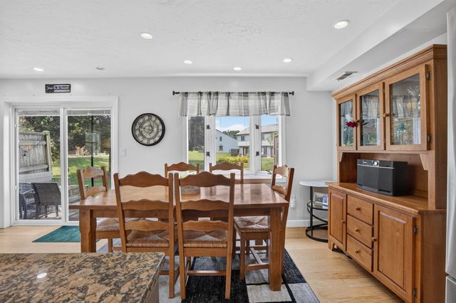 264 Stonebridge Drive, Nashua, NH 03063