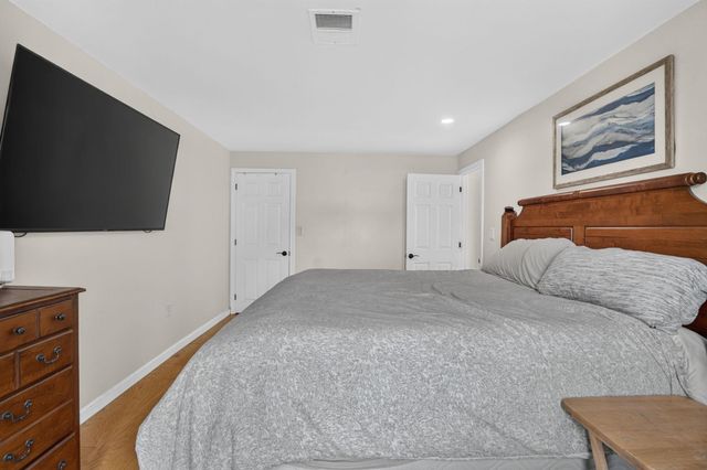 264 Stonebridge Drive, Nashua, NH 03063
