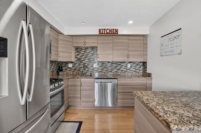 264 Stonebridge Drive, Nashua, NH 03063