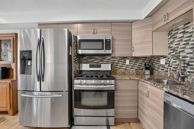 264 Stonebridge Drive, Nashua, NH 03063