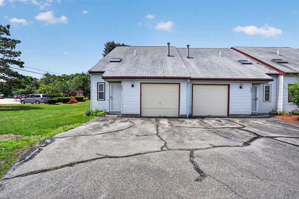 264 Stonebridge Drive, Nashua, NH 03063