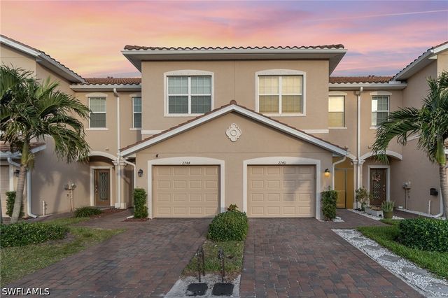 2740 Blossom WAY, Naples, FL 34120