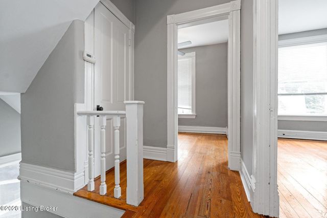 2217 Grinstead Dr, Louisville, KY 40204