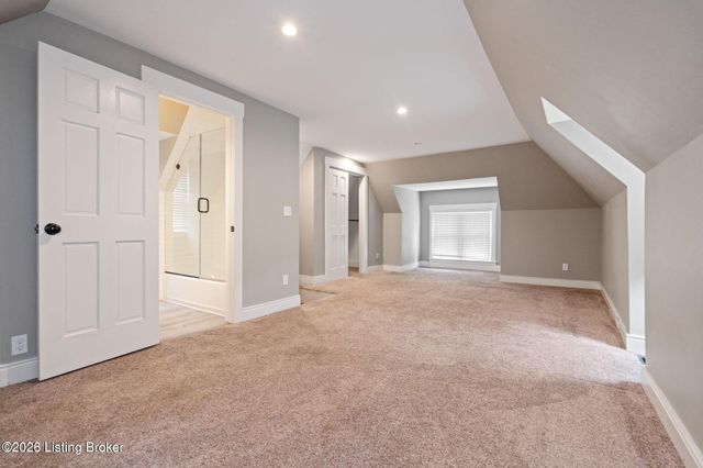 2217 Grinstead Dr, Louisville, KY 40204