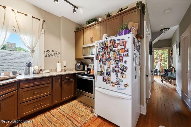 2217 Grinstead Dr, Louisville, KY 40204