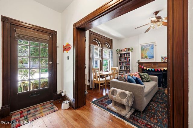 2217 Grinstead Dr, Louisville, KY 40204