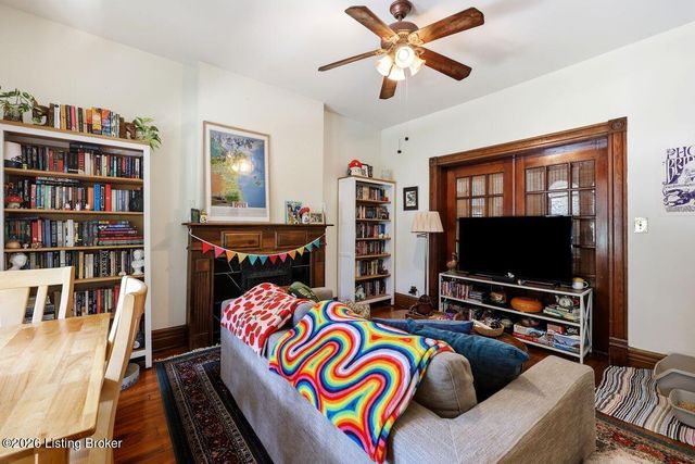 2217 Grinstead Dr, Louisville, KY 40204