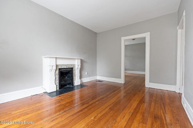 2217 Grinstead Dr, Louisville, KY 40204
