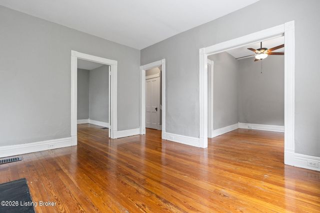 2217 Grinstead Dr, Louisville, KY 40204