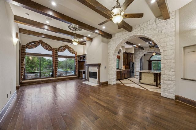 4 Steven Luke Lane, Friendswood, TX 77546