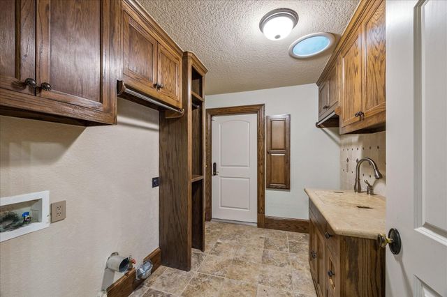 4 Steven Luke Lane, Friendswood, TX 77546