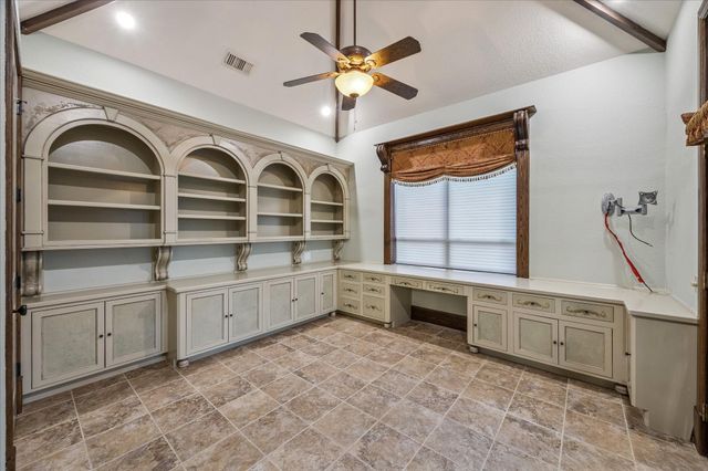 4 Steven Luke Lane, Friendswood, TX 77546