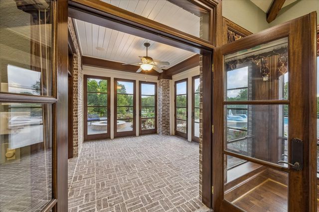 4 Steven Luke Lane, Friendswood, TX 77546
