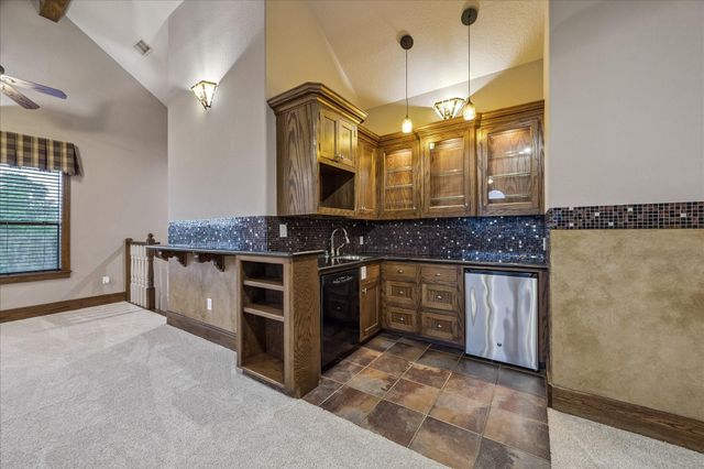 4 Steven Luke Lane, Friendswood, TX 77546