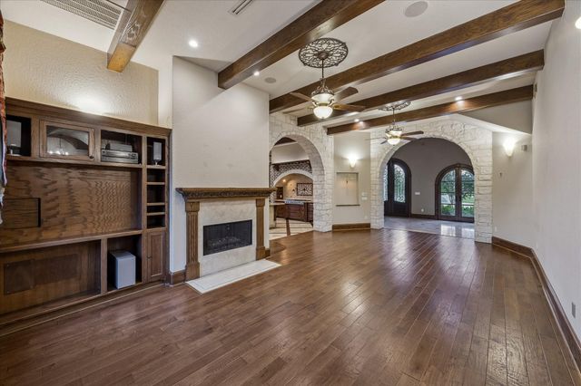 4 Steven Luke Lane, Friendswood, TX 77546