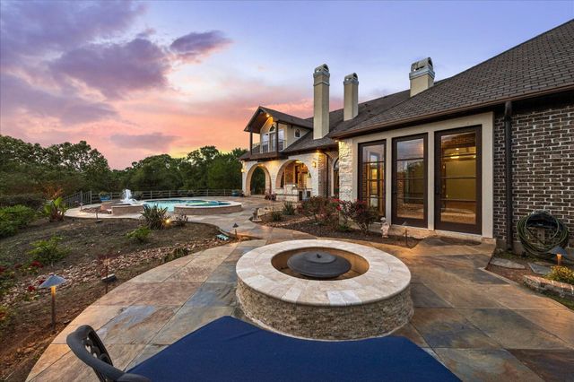 4 Steven Luke Lane, Friendswood, TX 77546