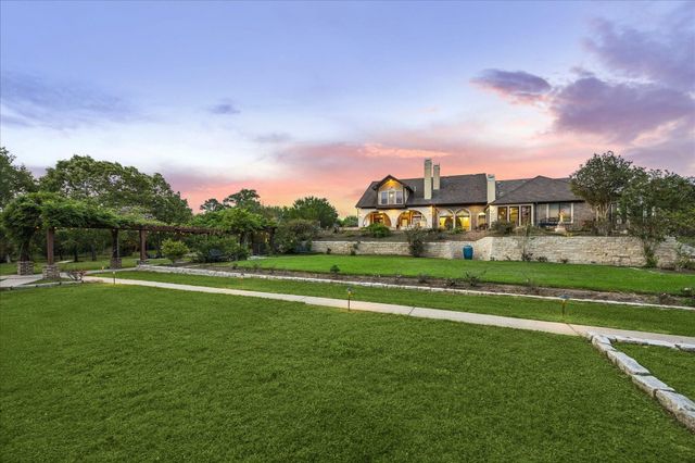 4 Steven Luke Lane, Friendswood, TX 77546