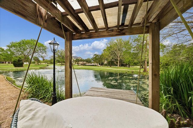 4 Steven Luke Lane, Friendswood, TX 77546