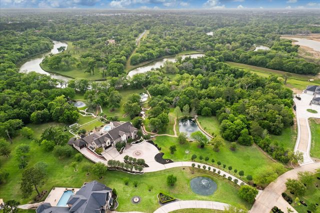 4 Steven Luke Lane, Friendswood, TX 77546