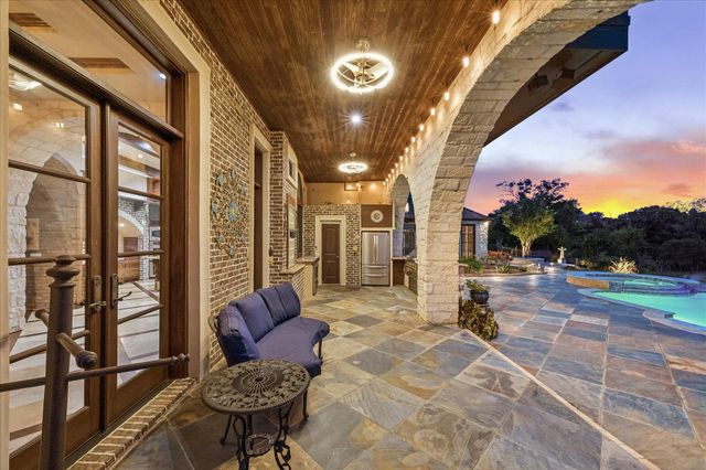4 Steven Luke Lane, Friendswood, TX 77546