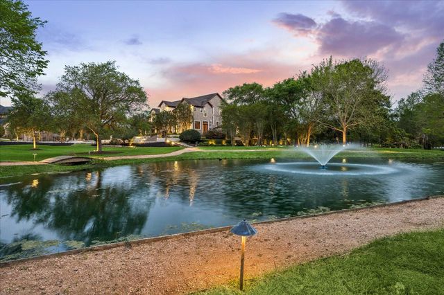 4 Steven Luke Lane, Friendswood, TX 77546