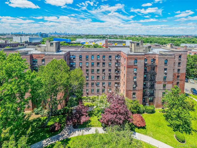 25-34 Union Street 6E, Flushing, NY 11354