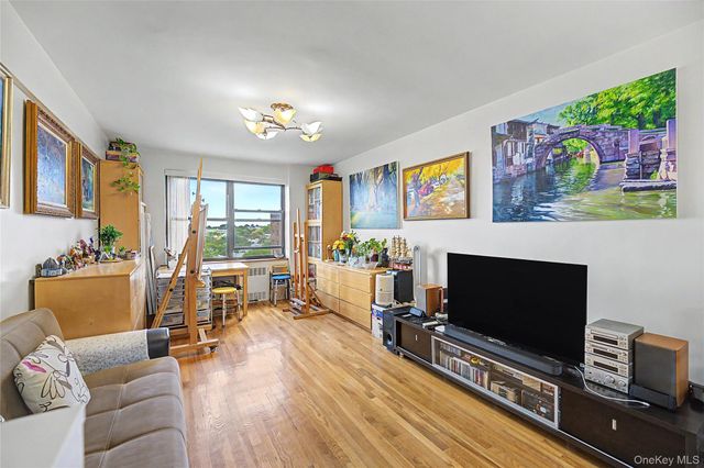 25-34 Union Street 6E, Flushing, NY 11354
