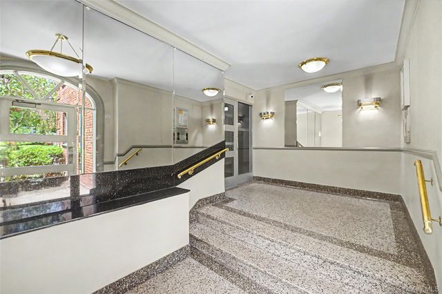 25-34 Union Street 6E, Flushing, NY 11354