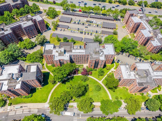 25-34 Union Street 6E, Flushing, NY 11354