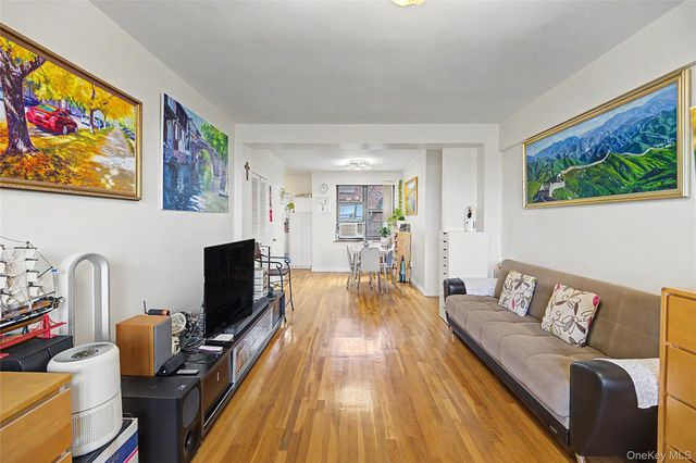 25-34 Union Street 6E, Flushing, NY 11354