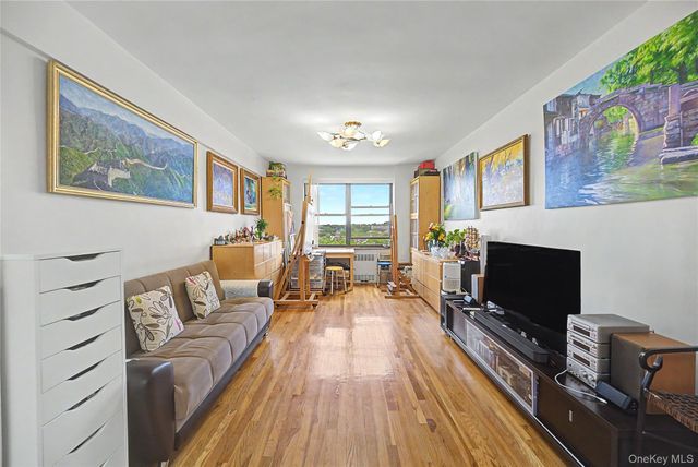 25-34 Union Street 6E, Flushing, NY 11354