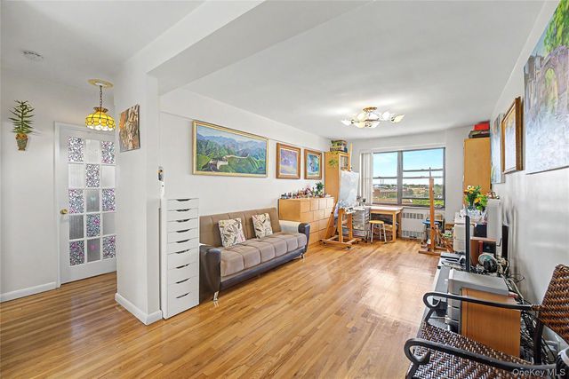 25-34 Union Street 6E, Flushing, NY 11354