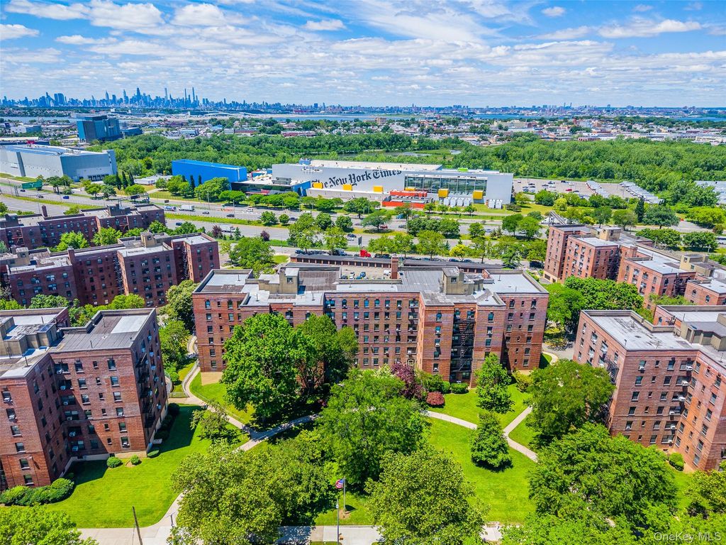 25-34 Union Street 6E, Flushing, NY 11354