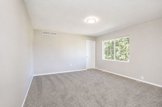 6109 NW 50th Street, Johnston, IA 50131
