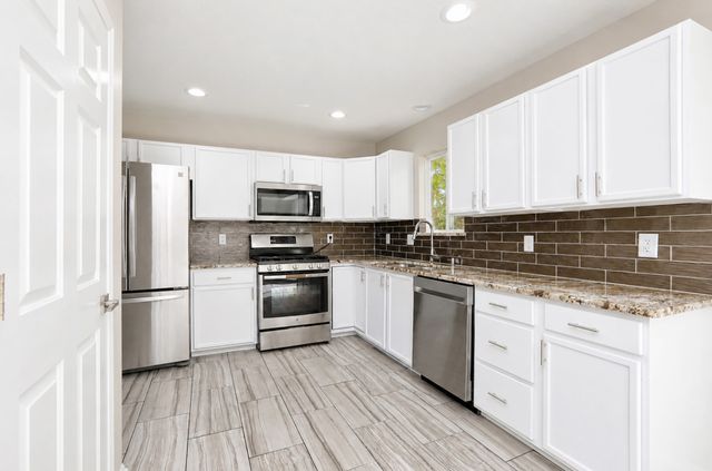 6109 NW 50th Street, Johnston, IA 50131