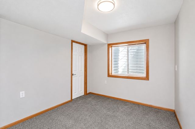 6109 NW 50th Street, Johnston, IA 50131