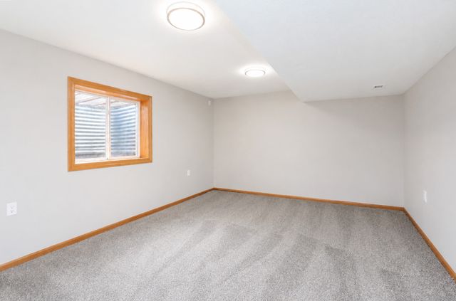 6109 NW 50th Street, Johnston, IA 50131