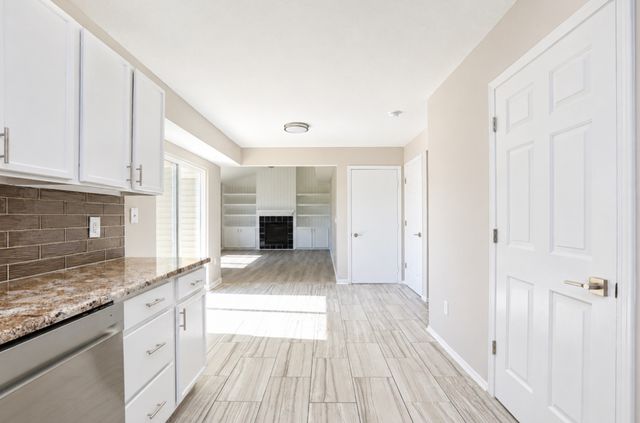 6109 NW 50th Street, Johnston, IA 50131