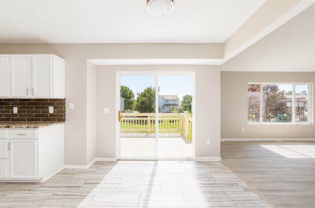 6109 NW 50th Street, Johnston, IA 50131